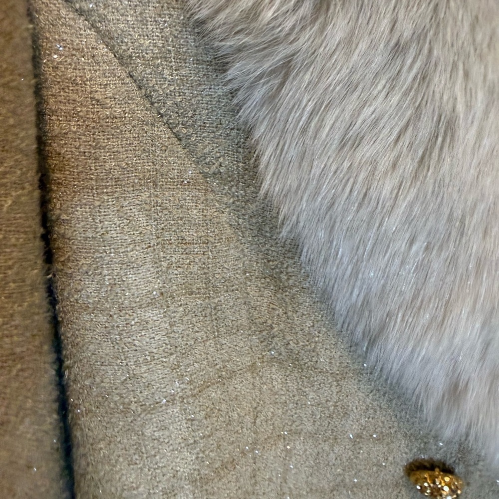 VINTAGE Victor Costa Beige Faux Fur Trimmed Shimmer Suit Set - Picture 5 of 11